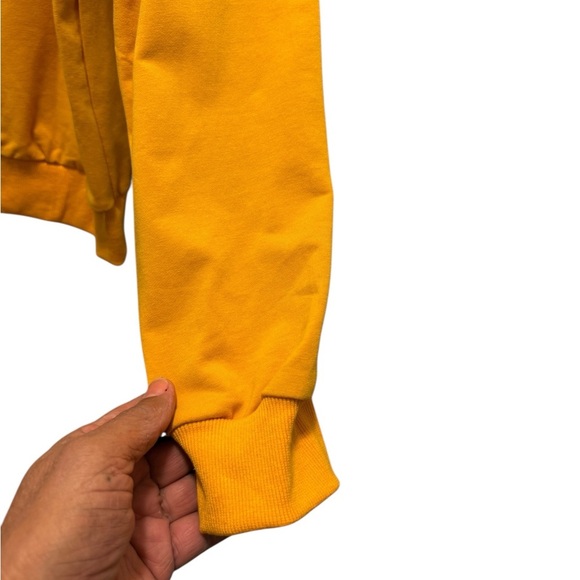 Graphic Sweatshirt with Mickey Mouse beautifully colorful, looks like a real. - Picture 5 of 11